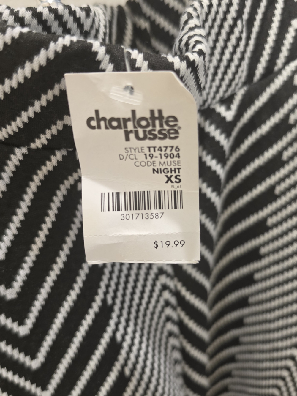 Charlotte Russe Black & White Geometric Circle Skirt - Picture 3 of 3